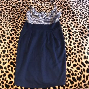 Super cute dress! Size M